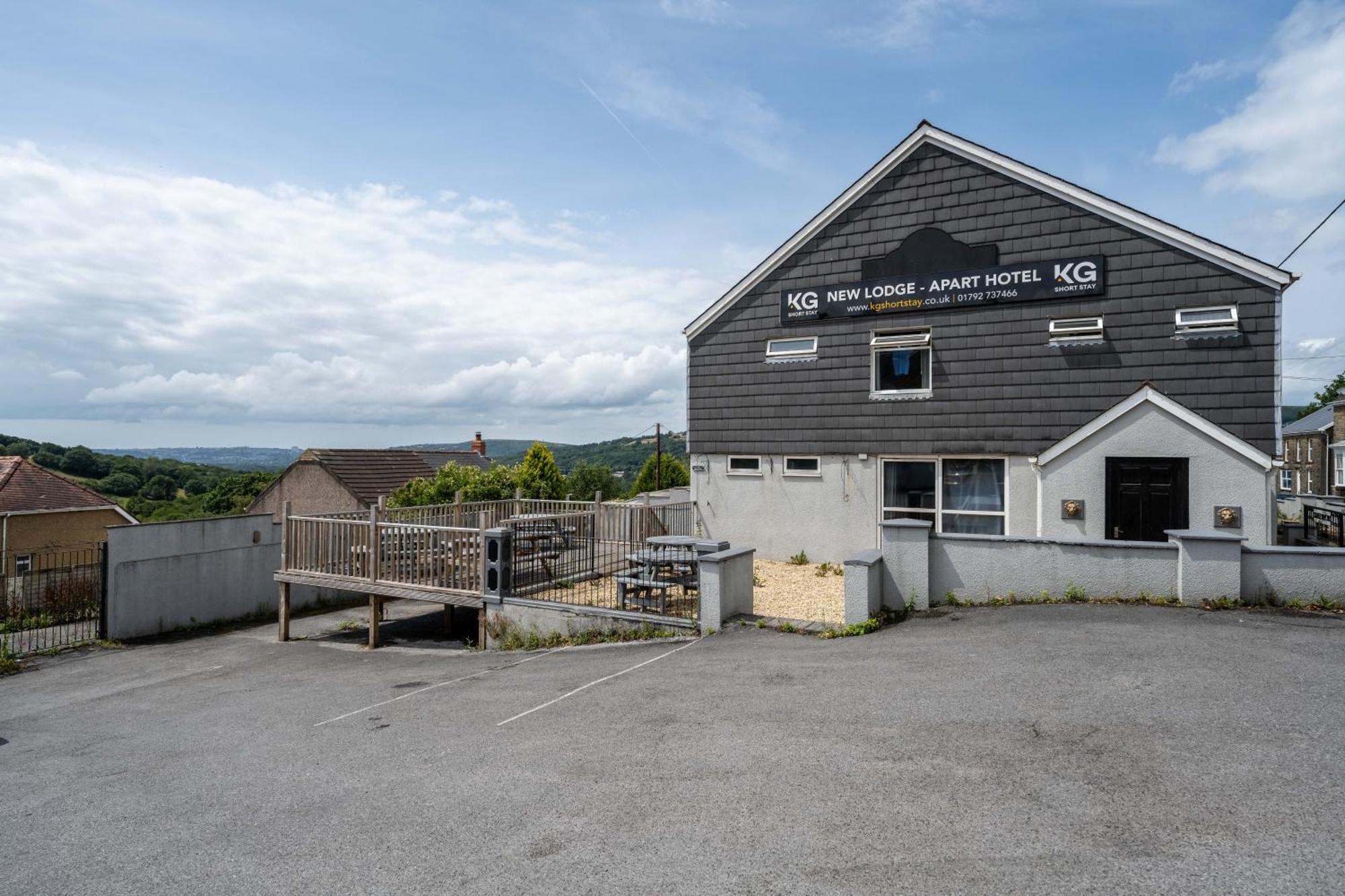 The New Lodge Pontardawe Exterior photo